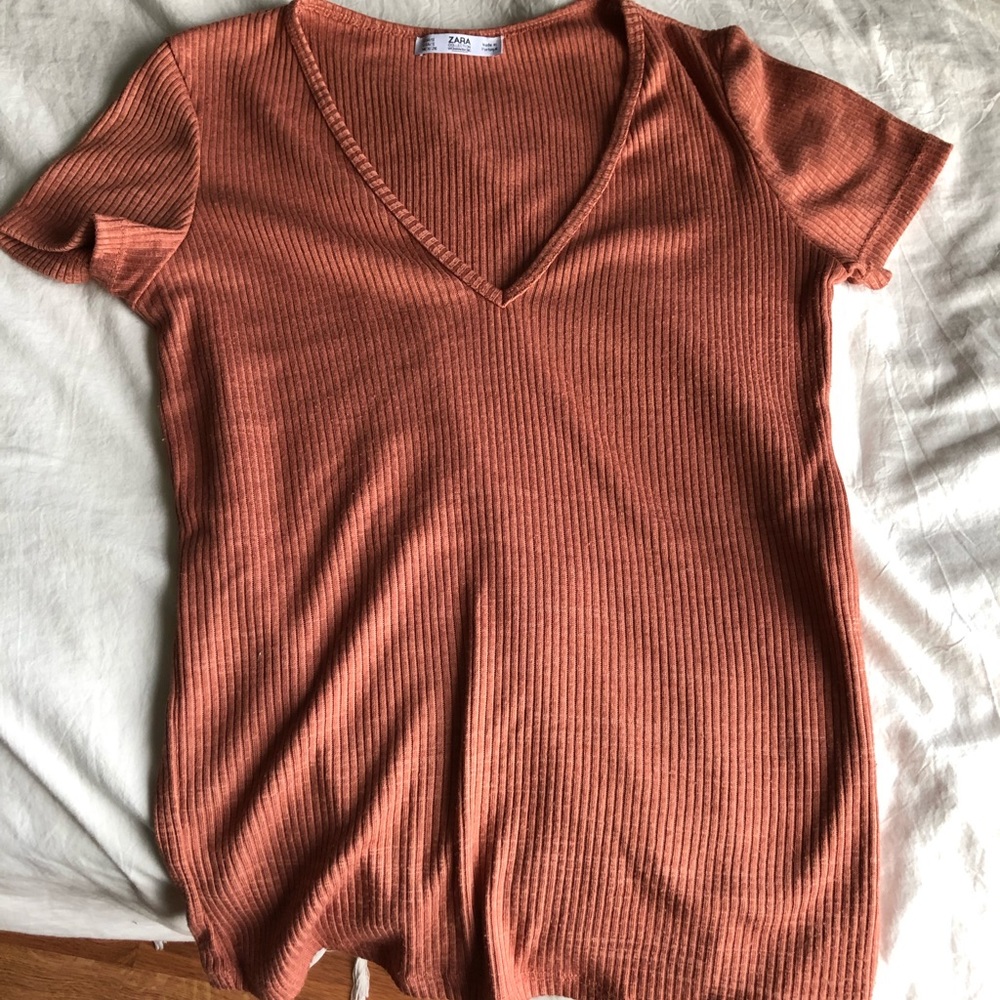 ZARA woman’s basic burnt orange V neck shirt